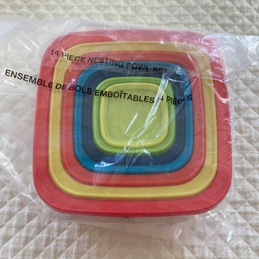 Nesting bowl set - 14 pieces